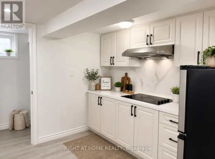 House for rent: LOWER - 46 SHREWSBURY SQUARE, Toronto