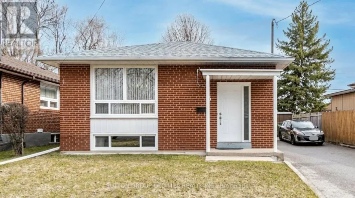 LOWER - 5 APPLEFIELD DRIVE, Toronto