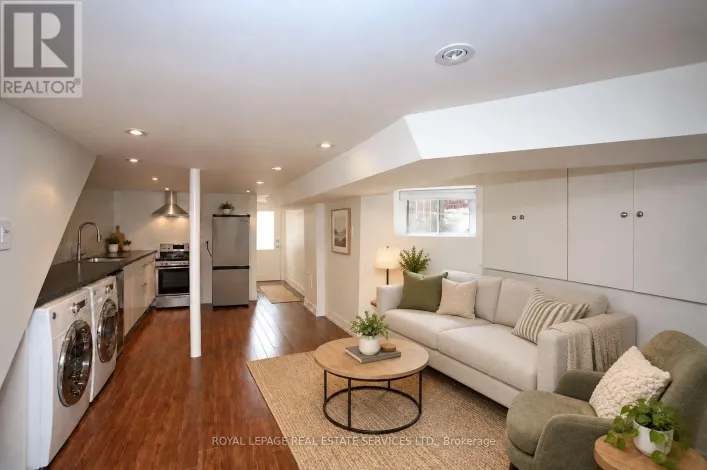 LOWER - 506 MANNING AVENUE, Toronto