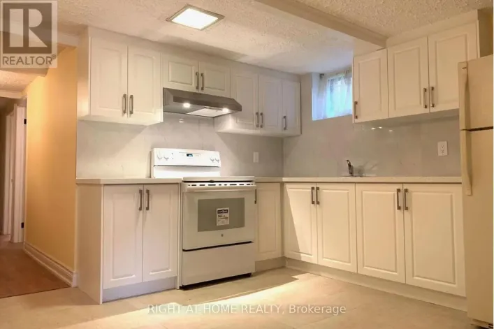 LOWER - 51 WILKINSON DRIVE, Toronto