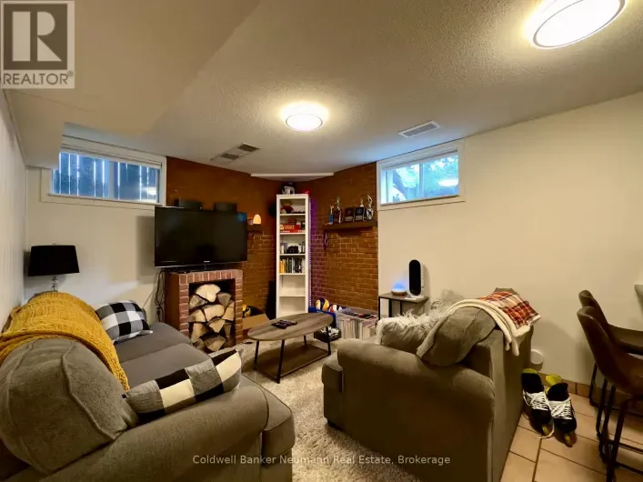 LOWER - 52 RENFIELD STREET, Guelph