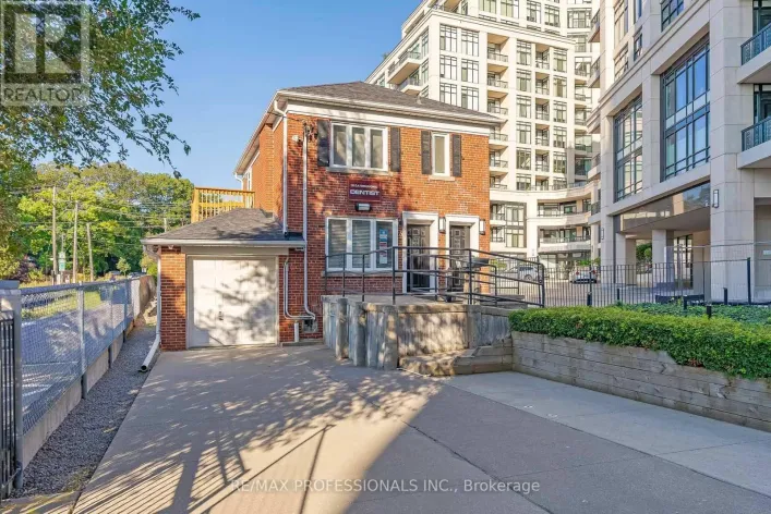 LOWER - 5B OLD MILL DRIVE, Toronto
