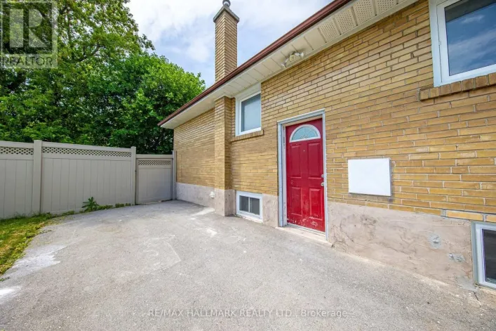 LOWER - 6 PALOMA PLACE, Toronto