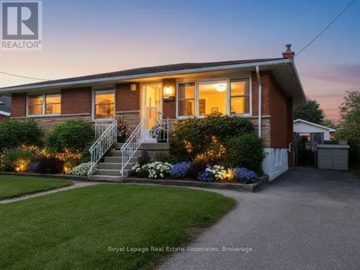 LOWER - 60 TOBY CRESCENT, Hamilton