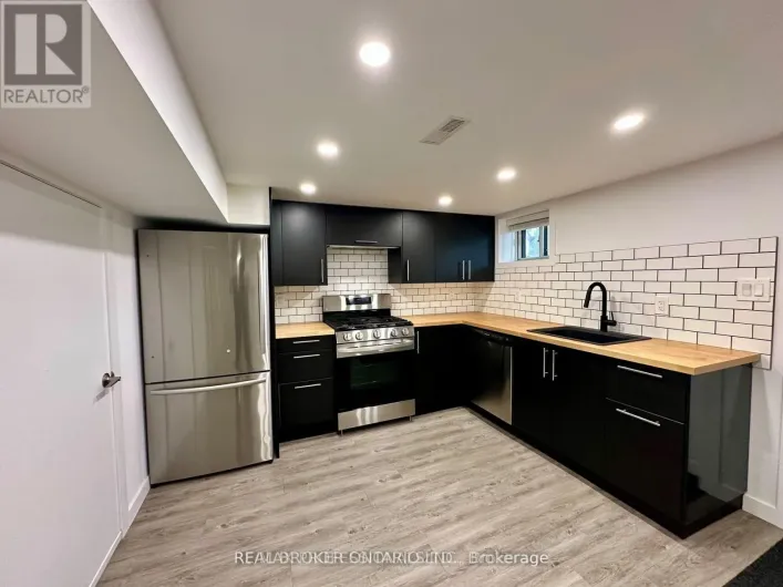 LOWER - 66 WHITBURN CRESCENT, Toronto