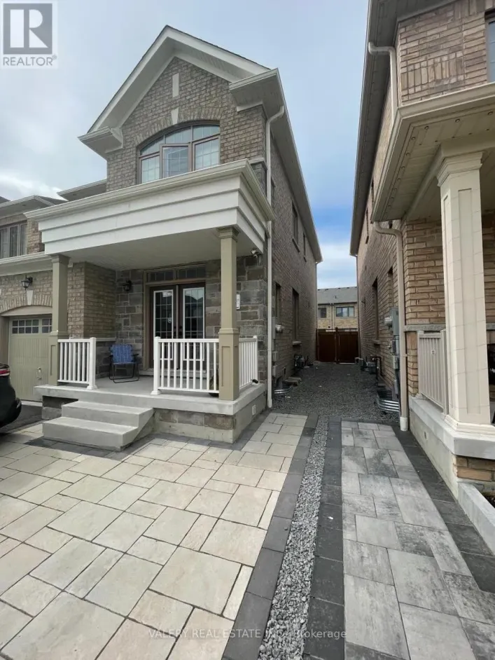 LOWER - 7 AUCKLAND DRIVE, Whitby