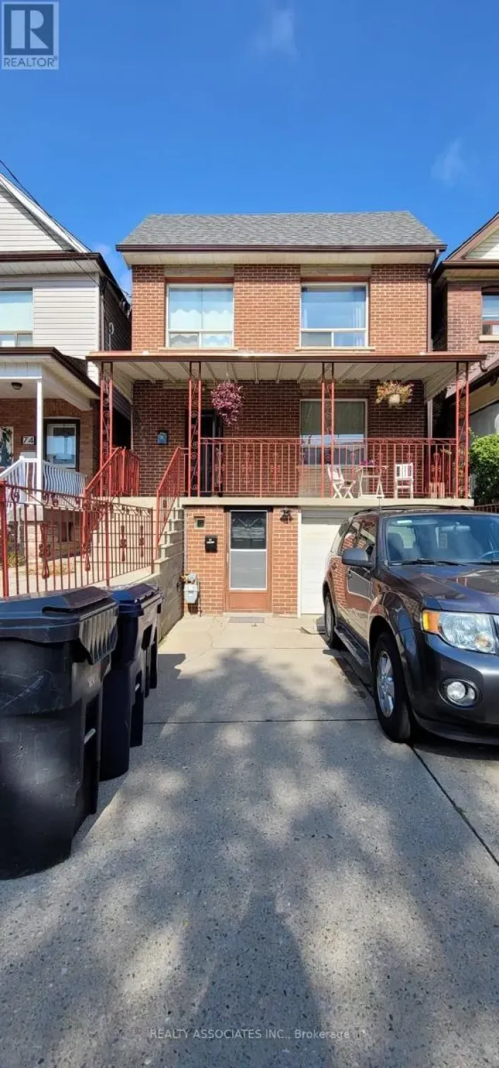 LOWER - 72 AUBURN AVENUE, Toronto