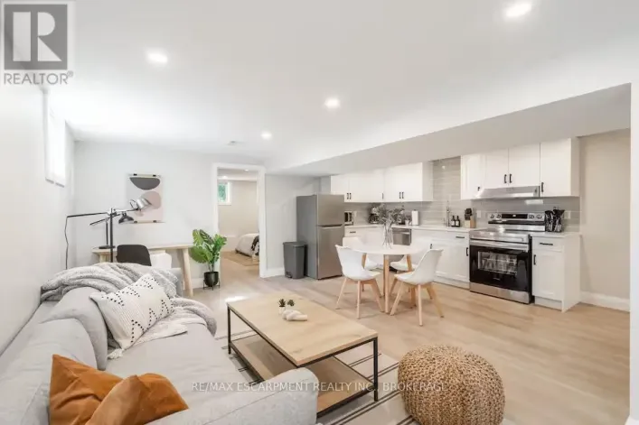 LOWER - 73 CRANBROOK DRIVE, Hamilton