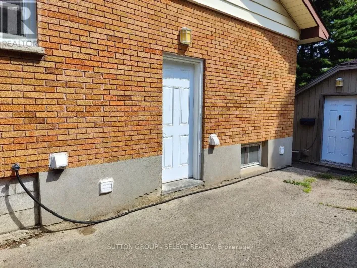 LOWER - 83 BRITANNIA AVENUE, London North