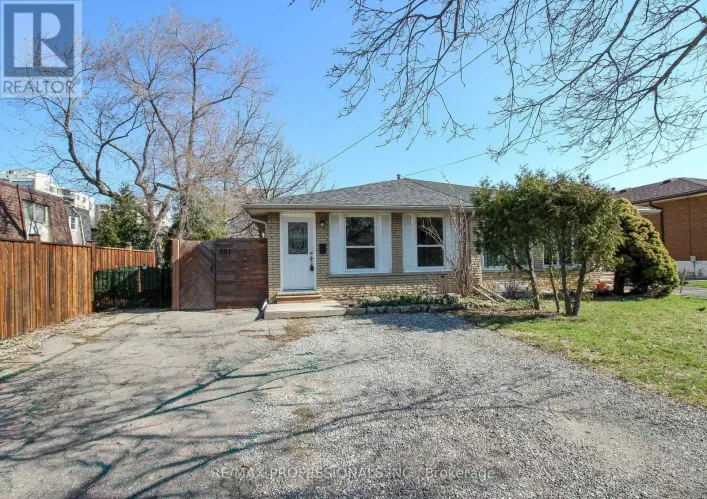 LOWER - 881 LAWRENCE ROAD, Hamilton