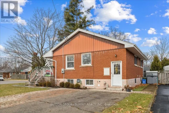LOWER - 9 GRENADIER DRIVE, Hamilton