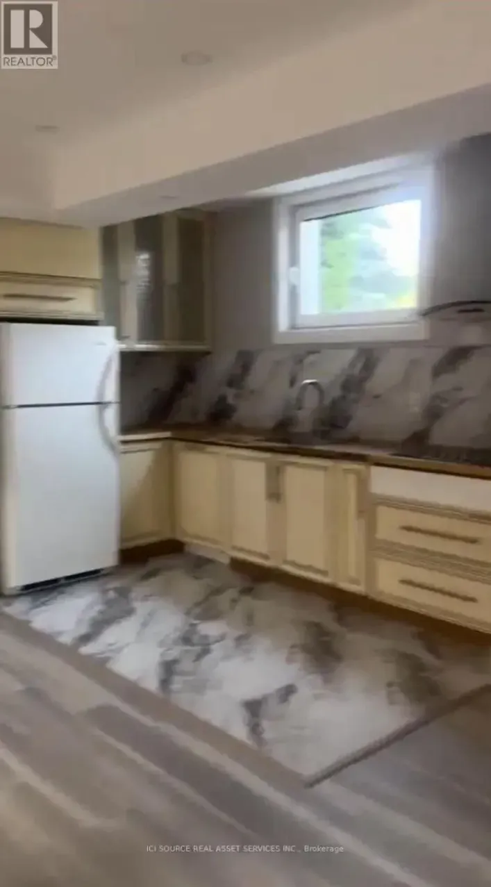 House for rent: LOWER - 92 RICHARD LOVAT COURT, Vaughan