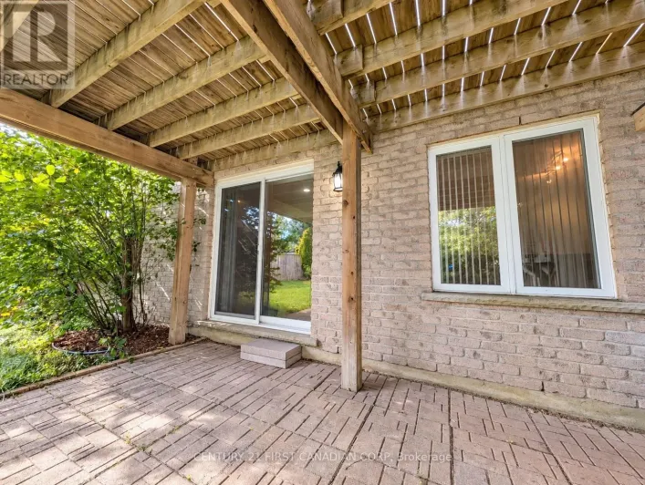 LOWER - 924 GUILDWOOD BOULEVARD, London North