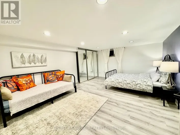 LOWER APARTMENT - 1196 AVENUE ROAD, Toronto