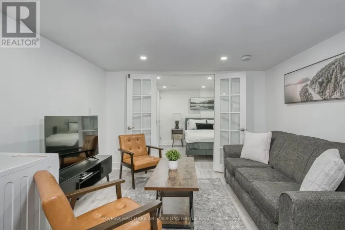 LOWER FL - 138 BOOTH AVENUE, Toronto