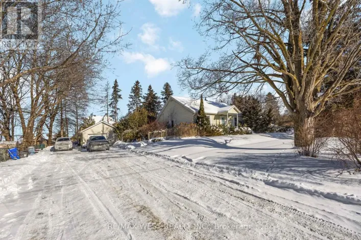 LOWER LEVEL - 2440 KING ROAD, King