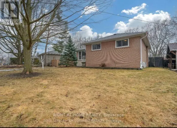 LOWER LEVEL - 38 JASPER DRIVE, Aurora