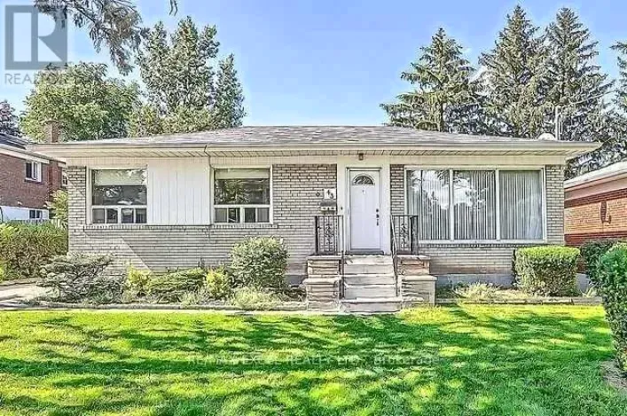(LOWER LEVEL) - 43 BOOTHBAY CRESCENT, Newmarket