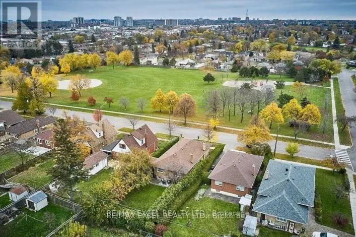 LOWER LEVEL - 6 GLAIVE DRIVE, Toronto