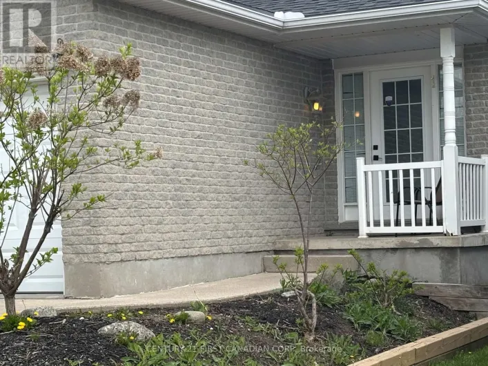 LOWER LEVEL - 86 LOGGERS GROVE, London East