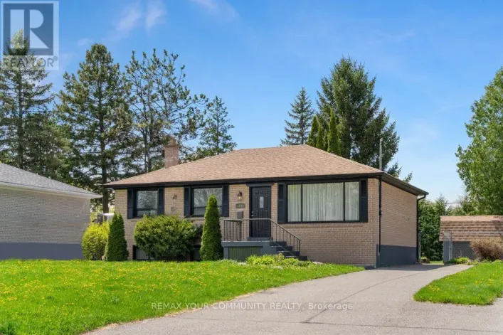 LOWER UNIT - 14 WEBSTER DRIVE, Aurora