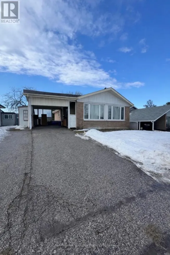 LOWER UNIT - 856 KROSNO BOULEVARD, Pickering