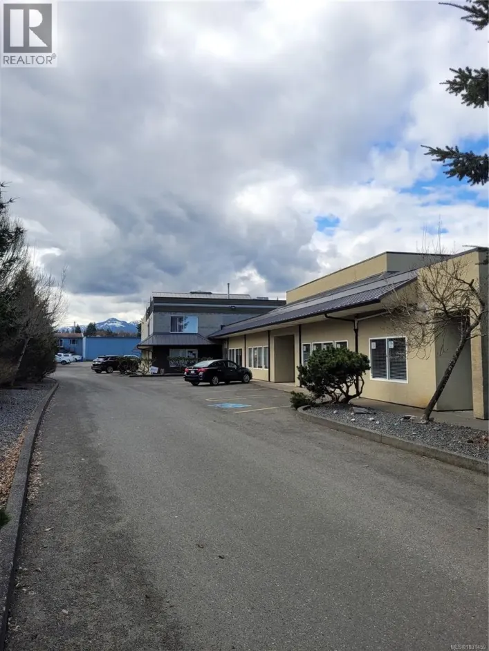 M 2435 Mansfield Dr, Courtenay