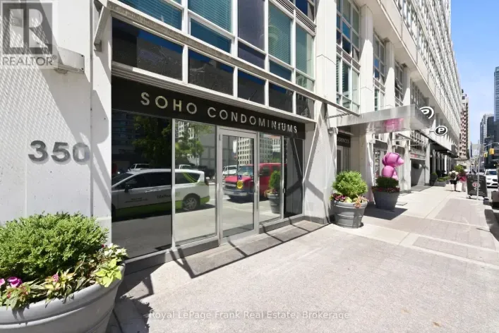 Apartment for sale: M24 - 350 WELLINGTON STREET W, Toronto