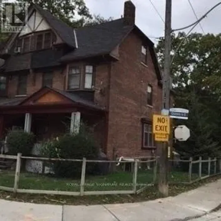 House for rent: MAIN #1 - 2352 QUEEN STREET E, Toronto