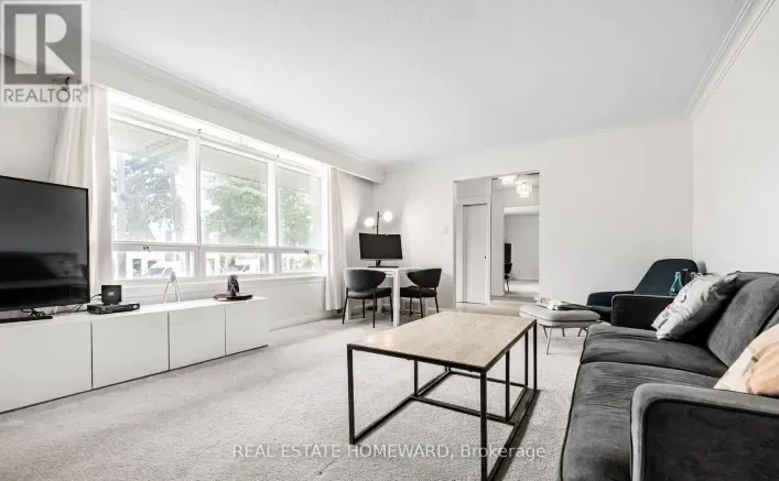 MAIN - 11 GREENBRIAR ROAD, Toronto