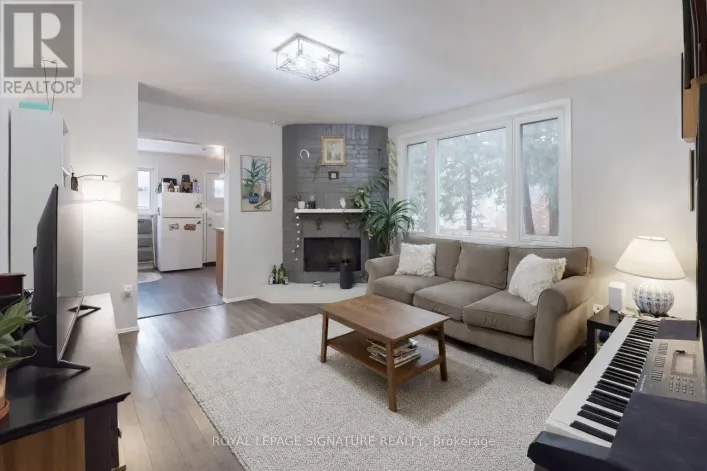 MAIN - 117 HAMPTON AVENUE, Toronto