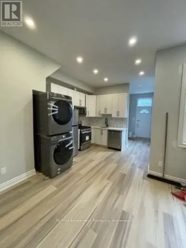 MAIN - 118 SACKVILLE STREET, Toronto