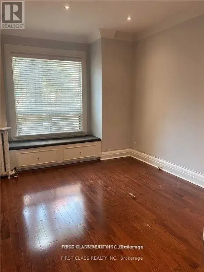 MAIN - 125 MAITLAND STREET, Toronto