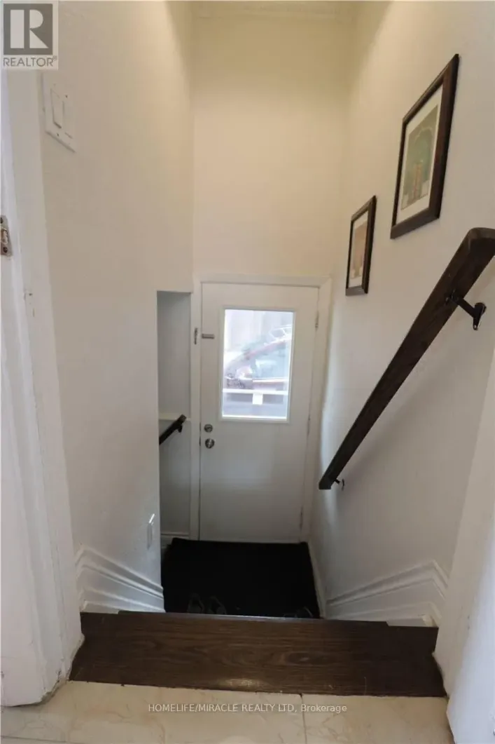 MAIN - 1382 WARDEN AVENUE, Toronto