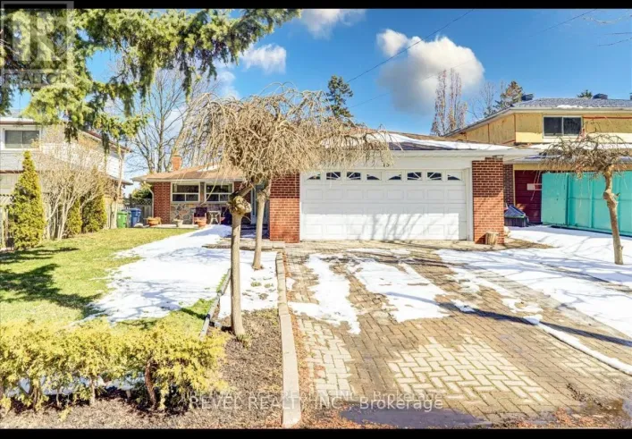 MAIN - 15 STRANDHILL ROAD, Toronto