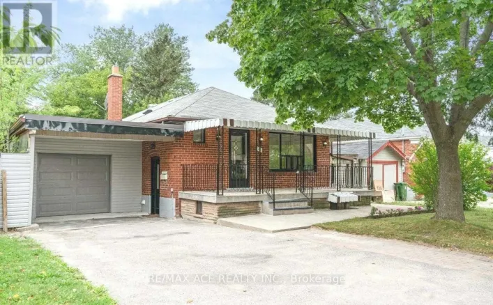 MAIN - 16 COMPTON DRIVE, Toronto
