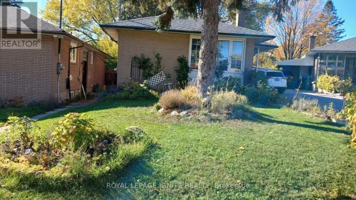 MAIN - 16 LAKELAND CRESCENT, Toronto