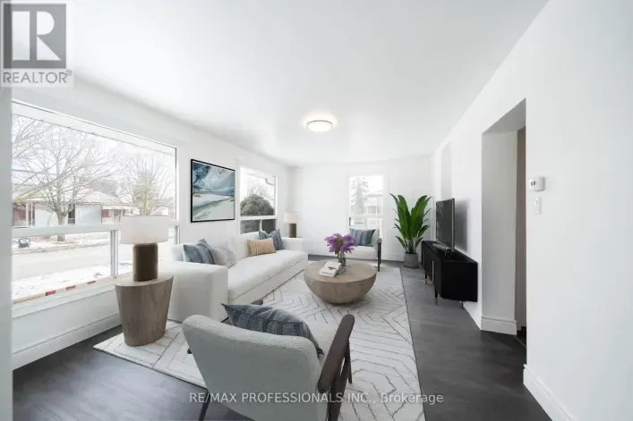 MAIN - 174 THIRTIETH STREET, Toronto