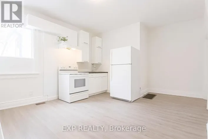 MAIN - 207 GAMBLE AVENUE, Toronto