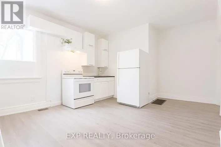 MAIN - 207 GAMBLE AVENUE, Toronto