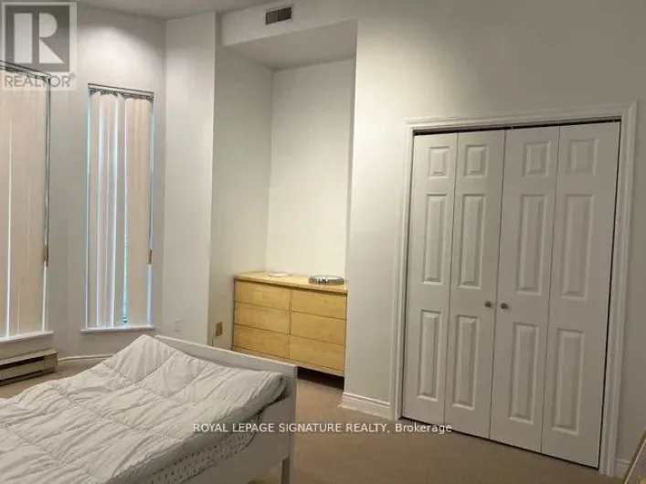 MAIN - 208 CARLTON STREET, Toronto