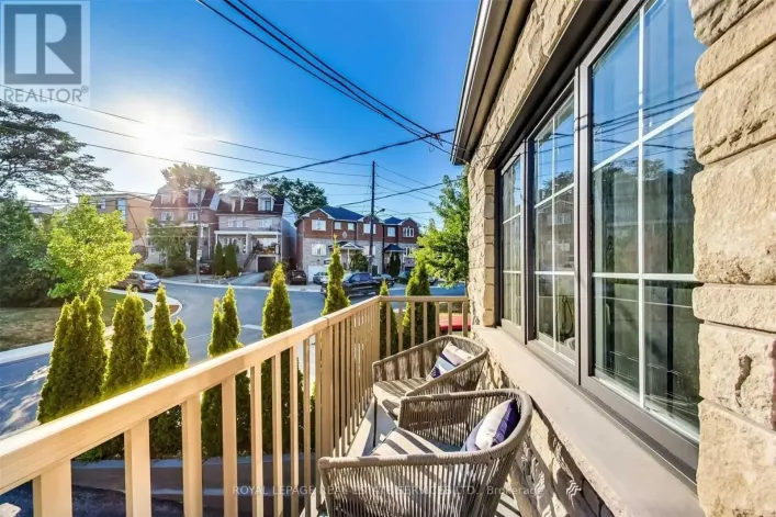 MAIN - 21 HAVERSON BOULEVARD, Toronto