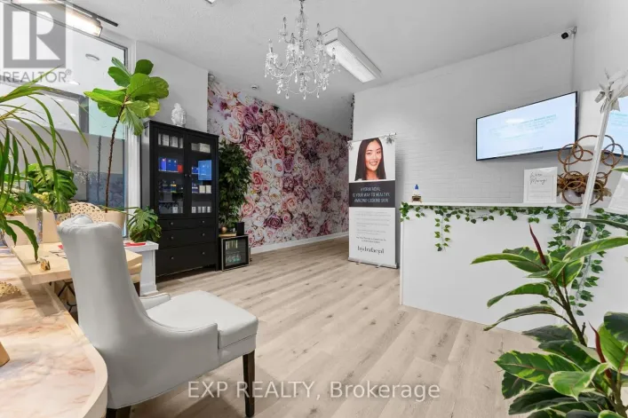 MAIN - 213 LAKESHORE ROAD E, Mississauga