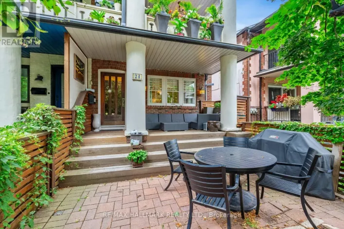 MAIN - 24 HAMMERSMITH AVENUE, Toronto