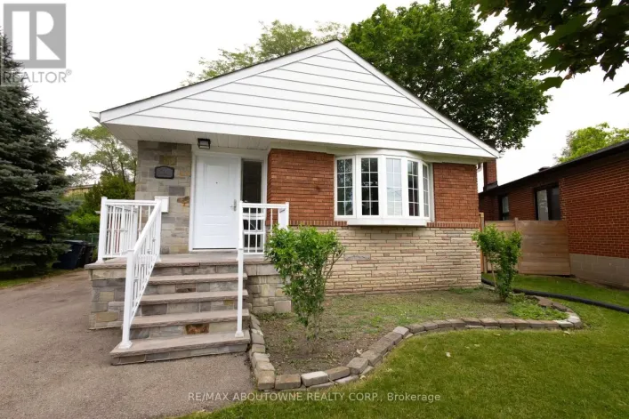 MAIN - 25 ALLONSIUS DRIVE, Toronto