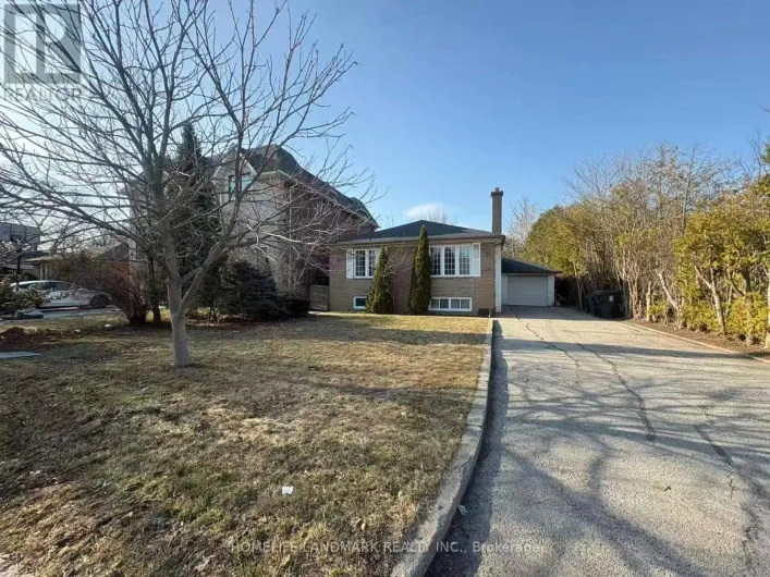 MAIN - 256 PATRICIA AVENUE, Toronto