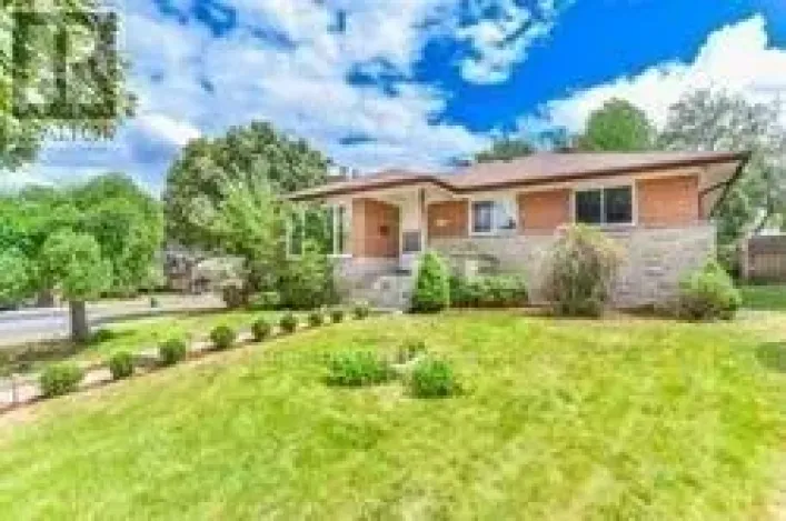 MAIN - 257 OTONABEE AVENUE, Toronto