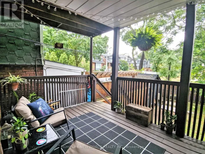 MAIN - 258 KENILWORTH AVENUE, Toronto