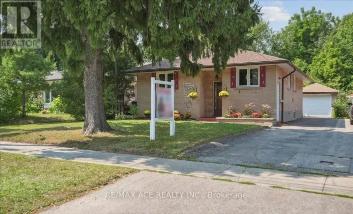 MAIN - 26 OAKRIDGE DRIVE, Toronto