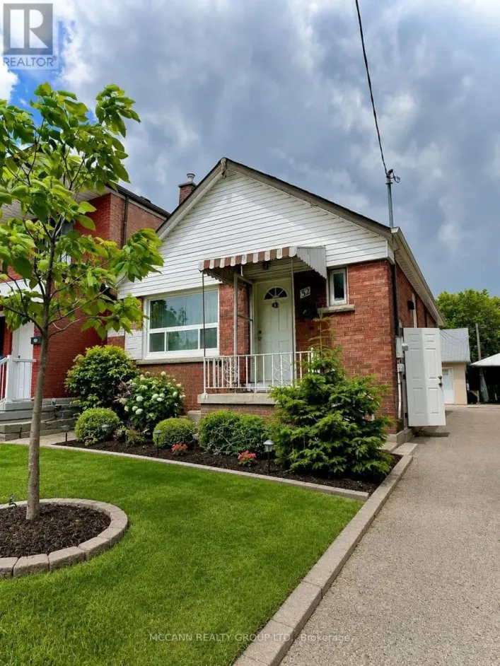 MAIN - 32 BELGRAVIA AVENUE, Toronto